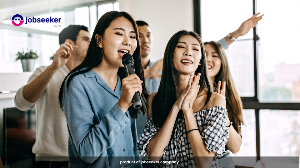 Ilustrasi karaoke merayakan pekerjaan baru.